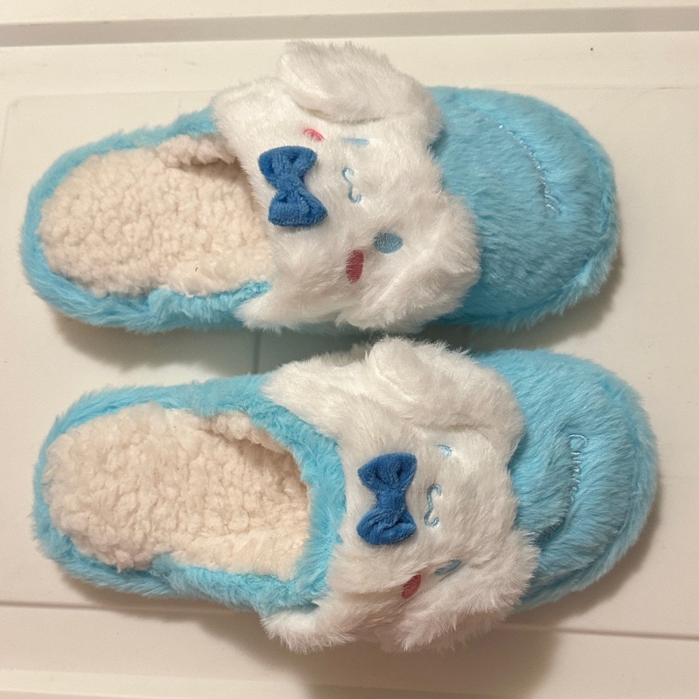 Sanrio Cinnamoroll Furry Slippers